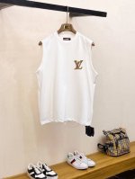 直 品牌 Lv路易威登 2025夏季新品背心T袖 经典简约款式 任何人都可以轻松驾驶 进口定制丝光棉面料 手软舒适有型 吸汗透气 ，胸前经典品牌字母Logo设计