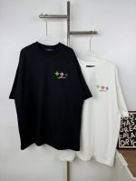 款号X57 Louis Vuitton 路易威登涂鸦字母印花Logo标识T恤短袖 定制280克同缸染面料手感非常舒服春夏砖柜同步 时尚又个性超级百搭好看男女都非