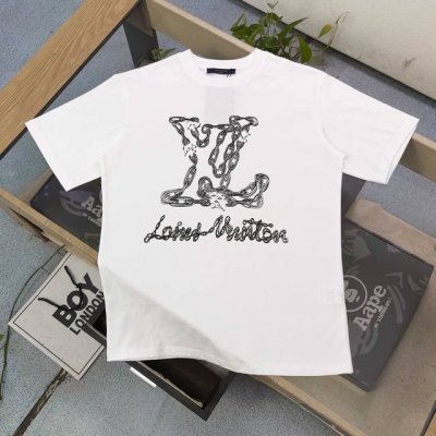 高版本 2025新款Louis Vuitton路易威登Lv锁链图案Logo字母印花休闲情侣短袖T恤，独一无二的活性环保面料染色，32支双纱精梳纯棉爽滑手感，纯棉