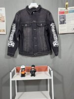 190 新款Balenciaga 巴黎世家 24Ss 龙年限定涂鸦字母复古水洗牛仔外套-顶级原单版本 独家定制客供定织定染重磅丹宁牛仔面料 重工水洗工艺 做旧质