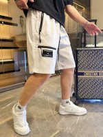 Y3 三标齐全 2025夏季新款男士休闲短裤 高级定制面料透气面料 透气弹力舒适度极高 细节无可挑剔 顶级辅料配备 原版Logo设计理念 手感细腻柔软 上身版型