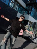 Loewe 2025春夏新款首发专柜最新款短袖圆领T恤 高端订制 设计前卫时尚！刺绣品牌Logo重工艺设计 高端定制260克双沙纯棉棉面料.手感柔软.穿着舒适.