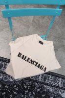 款M49 巴黎世家 巴黎世家 Balenciaga 新款破洞直喷短袖 袖口下摆采用磨烂工艺双线的针法加持走线平直 采用纯棉面料 经过精纺工艺制成 质地紧实 手感