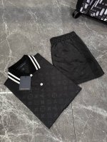 polo 。短裤 驴牌 25Ss波纹提花桑蚕丝短裤！桑蚕丝面料制成，其天然的亲和性与人体肌肤完美契合。纤维内部布满微气孔，形成天然的温控系统，使其具有良好的透气
