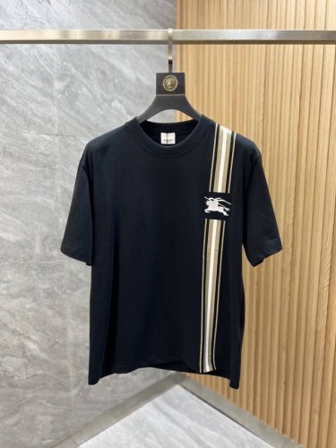 burberry 巴宝莉 2025年春夏新品上新 三标齐全 纯棉圆领短袖T恤 好货不用过多介绍 看细节 专柜码数：Xs-Xl 175 140建议S