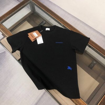 sbur*Berry 巴宝莉 2025春夏新款上市 纯棉短袖T恤！270克定制棉，面料柔软舒适，全新设计灵感，极具时尚代表性！精致Logo刺绣工艺！手感舒适透气