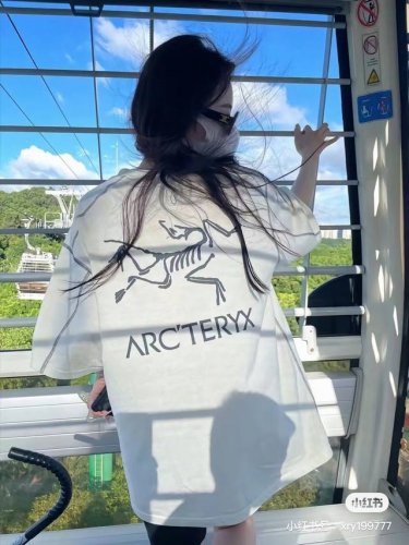 款M214 始祖鸟明线短袖 Arc‘ Teryx始祖鸟 24Ss 明线拼接印花短袖T恤 采用270克全棉40支双股爽滑透气排汗面料，原版订染布料，全身按四针六线