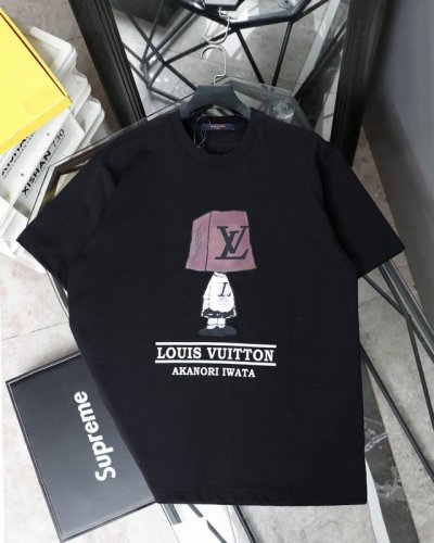 顶级版本 lv25Ss Louis Vuitton 路易威登 盒子小人短袖 logo图案印花金典短袖T恤 采用280G双纱高克重高级感十足 时尚又个性 超级百搭