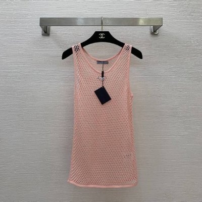 款号D25042320 Prad*A新款 P家定制经典三角标Logo装饰、网眼编织镂空透视性感时尚无袖针织背心P！蓝色、粉色、 M码：胸围78，衣长62 面料弹