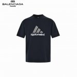 Balenciaga 巴黎世家&阿迪 镜像绣花短袖 采用32支双纱 260克重面料 进口针织针梳棉进行制作，厚度适中，有垂感又有轮廓型，上身就是一个舒适！！对微