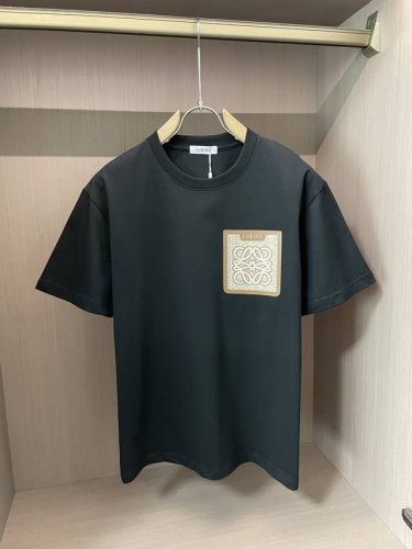 Loewe 官网同款 官网同款 官网同款 重磅推荐！2025Ss夏装新品 专柜在售 最新系列图案Logo短袖T恤 必须人手一件的节奏！进口顶极丝光面料，极为亲肤