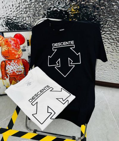 迪桑特 Descente 迪桑特25夏季新款硅胶小标运动短袖T恤991 代工厂p原单品质，260G原版面料手感细腻顺滑，上身超级舒服， 简约大气有质感，做工细节