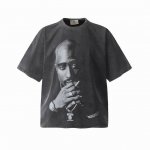 Vt958 图派克Tupac说唱歌手2pac抽烟人像Big Face数码直喷印花复古水洗做旧短袖T恤 小领口设计 白墨数码直喷印花 高街复古重磅做旧水洗Vint