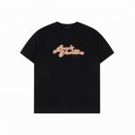 louis Vuitton 路易威登25Ss 刺绣艺术字母Logo短袖T恤 棉质平纹针织面料是一种由棉纤维制成的针织面料，面料具有良好的吸湿性和透气性，棉纤维的