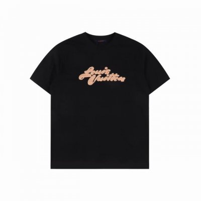 louis Vuitton 路易威登25Ss 刺绣艺术字母Logo短袖T恤 棉质平纹针织面料是一种由棉纤维制成的针织面料，面料具有良好的吸湿性和透气性，棉纤维的