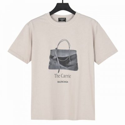 Balenciaga巴黎世家官网同款手提包Logo短袖T恤 面料采用300克重双纱精梳棉，定制32支1*1螺纹，成衣两遍水洗处理，面料舒适亲肤无异感，定制定染面