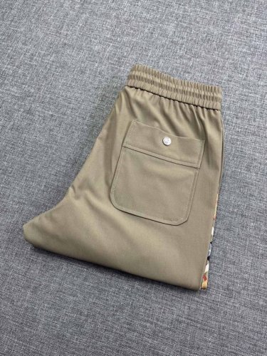 p250 Burberry 巴宝莉2025新款男士休闲裤，贸易公司渠道货，25F/W新品，高端毛里求斯代工出品，品相完美如斯，官宣模特穿搭单品，每一季的王牌级爆