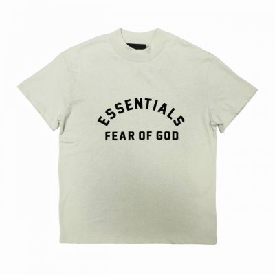高级米 顶级版本Fear Of God Fog Essentials复线23Ss最新款硅胶植绒字母印花短袖 猫眼反光硅胶印花，给人眼前一亮！光夜如新！ 全新的一