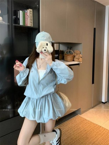 lululemon Lululemon 神级套装，夏日 C 位出道 宝子们，夏天的较量已经开始，我不允许还有人没发现 Lululemon 这款宝藏皮肤衣百搭薄款