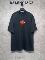 Balenciaga巴黎世家顶级版本1:1官网品质 前后凹凸字母遮挡胶带多层发泡印花短袖 面料260G双纱精梳纯棉 采用巴黎定制纯棉，十字螺纹圆领领口落肩线，自