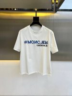 Mon蒙口、2025新品发售单品，春夏男士立体彩色Logo刺绣元素圆领短袖T恤衫！重磅推出的精品短Tee，设计师将极具辨识度的经典徽标完美融合，打造前所未有的奢
