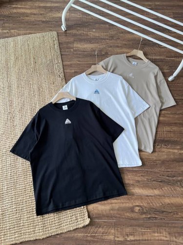 Nike Acg新款男子复古百搭户外透气机能运动休闲短袖T恤Dq1816，Nike Acg 男子速干T恤采用匠心设计，宽松柔软，清新舒适。当你沉浸在激烈的户外运