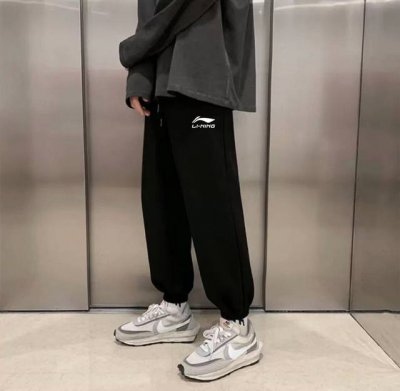 li-Ning 中国李宁运动百搭宽松卫裤束脚裤休闲裤子 ｜无敌版型｜｜男女同款｜ 面料采用超高品质华棉 最大的优点就是亲肤性跟保形性好 顶级面料带来超舒适上身感