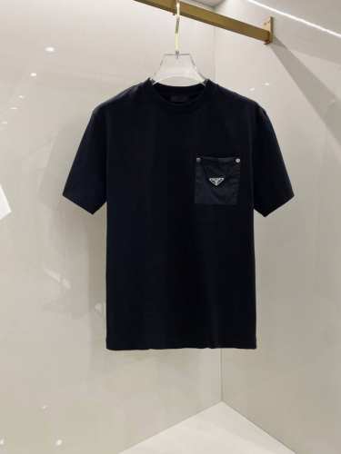 普拉达 2025早春新款男女同款短袖T恤，！定制专属纯棉面料，定制原版工艺螺纹，胸前重工字母Logo工艺设计！简约大方，从容百搭，档次极高，完美融入时尚还有风情