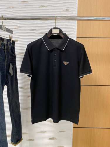 商务休闲通勤款,渠道精品唯美主义的英式裁剪艺术尽显男士魅力风采. 25春夏 专属标识polo衫短袖T恤 经典的翻领裁剪工艺从未停止.既不单调也不复杂,匠心之作彰