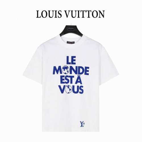 Louis Vuitton 路易威登 25Ss 蓝色植绒标语印花短袖T恤 原7,400购入，采用15S平织优质棉克重230G ，搭配32S双纱1*1拉架螺纹，