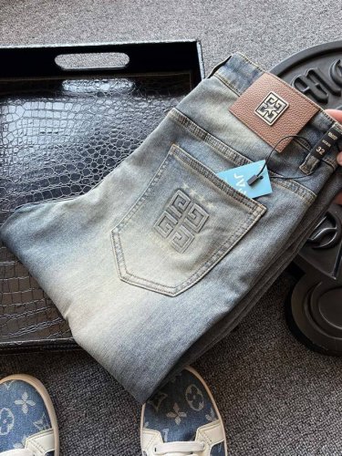 主推 专柜顶奢牛仔裤！ 人气爆款！Givenchy 纪梵希专柜新品顶奢重工牛仔裤！恒隆在售万元级，款号：9265 纪梵希家今年采用优选高端纱线新疆长绒棉牛仔面料