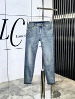 Lv 2025Ss春夏 新款休闲牛仔裤 高端定制系列 进口高密度定制纯棉单宁面料 舒适柔软亲肤 5笔挺不易起皱 简单明了 超级百搭上身效果超级棒时尚百搭 笔挺有