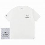 始祖鸟 Arc’Teryx款号25034 胸前压花 Logo短袖T恤 采用了厚板胶刻字模反光效果 采用60支双股，实280克全棉面料。上身透气，绝不起球，手感柔