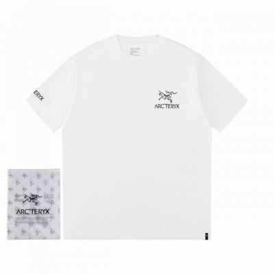 始祖鸟 Arc’Teryx款号25034 胸前压花 Logo短袖T恤 采用了厚板胶刻字模反光效果 采用60支双股，实280克全棉面料。上身透气，绝不起球，手感柔