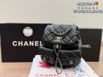 原版皮 全套 Chanel 双肩背包 上新的时候看到 实物 就知道他要火了 现货供不应求 这一季度的王炸 解放双手的利器 原厂皮 数量有限20 17M
