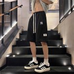 上新 Mlb 洋基队夏季新款短裤，五分裤，男女同款，小红书 Ins 抖音爆款，超人气单品，经典Logo，版型好看，上身有型，修饰完美身形，精致裁剪，个性又不夸张