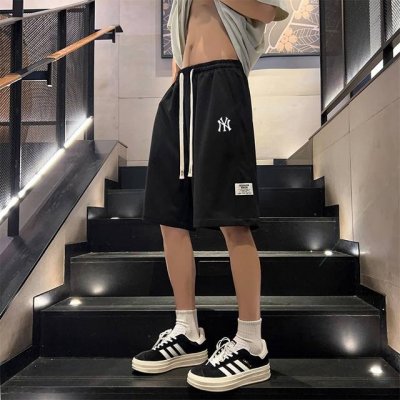 上新 Mlb 洋基队夏季新款短裤，五分裤，男女同款，小红书 Ins 抖音爆款，超人气单品，经典Logo，版型好看，上身有型，修饰完美身形，精致裁剪，个性又不夸张