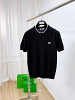 蒙口 2025春夏新款，独家呈现！超级百搭极符合美学基调的一款短袖针织衫，最基础的款式以极简低调的奢华风格，在时尚界越简单的单品，越极易彰显出高级时髦感，触感柔