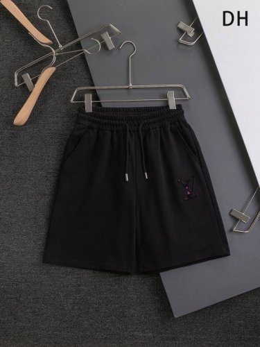 louis Vuitton 路易威登 1V 驴家 微宽版型S-Xl Lv 25Ss新品专柜同步上架 经典Lv切割字母贴布Logo刺绣 后开袋 男女同款！官网同步