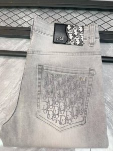 经典大牌Dior牛仔裤长裤 男装品牌服饰简约大气潮流时尚款修身小脚牛仔裤 夏薄款微弹力舒适透气纯棉面料 百搭耐看款永不过时 码数28 38 齐全