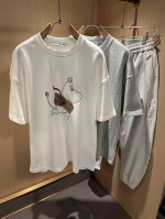 acne Studi*Os2025春夏新款男女同款短袖T恤，专柜同步发售！定制专属洗水纯棉面料，定制原版工艺螺纹，衣身设计标识Logo印花设计！完美融入时尚还有