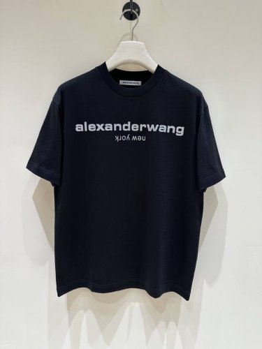 新品 Aiexanderwang原单男士时装款纯棉圆领短袖T恤，高端贸易渠道货，25年春夏新品，凹造型必备单品！ 设计师巧妙将经典品牌字母，以重磅环保胶印工艺呈