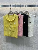 Chanel香奈儿小香立体双C定制纽扣翻领针织背心 款号：25670104635 颜色：黄色 粉色 黑色 白色 尺码：均码 80-125斤