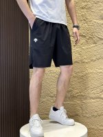 供 迪桑特Descente 城市机能户外城市通勤系列运动短裤~ 2025年夏季醉新款柜上1990在售 户外3D立体剪裁 裤子上身舒适合体 日常生活与通勤均可穿搭
