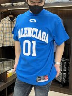 主推 Balencaiga 巴黎世家 独家专供新款时尚休闲圆领短袖 高端原单T恤 潮流时尚休闲半袖 透气舒适度高 细节无可挑剔 品牌元素设计理念 体现高品质 呈