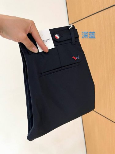 tb汤姆布朗 休闲裤 西裤2025Ss春夏新款 高级定制裤子专用面料 定制原版五金 重工工艺打造 车工走线精细 定制面料 柔软舒适 质感显著 辅料精美 上身效果