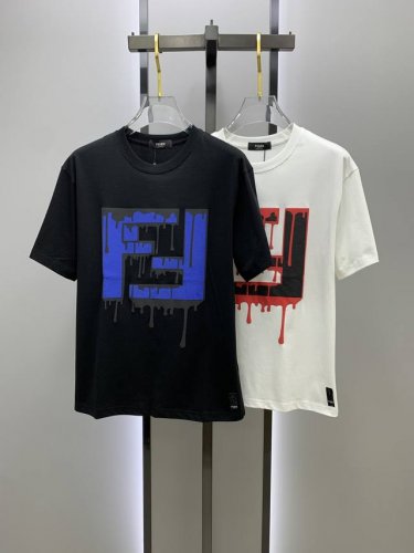 市场有仿版认准工艺和面料 25Ss芬家纯棉最新面料 最高版本 胸前Fendi字母绒面工艺经典标识图案Logo时尚简约潮流短袖，最顶级的品质专柜原单短袖，顶级制作