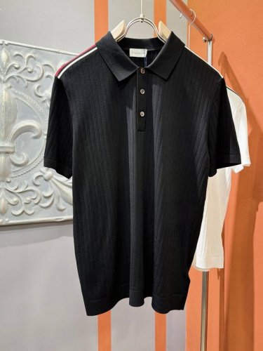 Moncler蒙口 顶级品质 2025款新品短袖！精选顶级桑蚕丝面料，手感柔软。顶级进口私货，时尚设计潮流短袖，不失奢华 品质毋庸置疑 上身效果超赞，奢华官网同