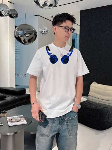 Balenciaga 巴黎世家 2025年春夏新品上新 三标齐全 丝光棉圆领短袖T恤 好货不用过多介绍 看细节 专柜码数：M-Xxxl 175 140建议L