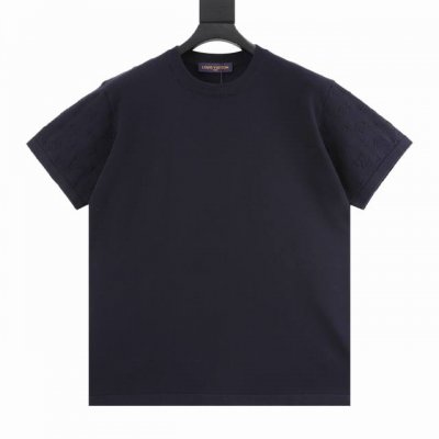Louis Vuitton 路易威登 25Fw 新款 提花袖毛织短袖 毛料选用100%全精梳棉纱纱线，从工艺上来说，精梳棉在制作的过程中会清理出多余的杂质，让织